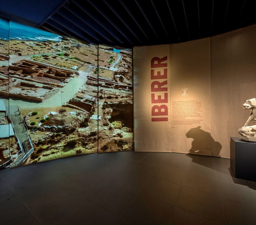 <img alt="" src="/images/e/3/c/f/3/e3cf3acacd32bef4e9abecb09ad5e765bea144c3-90a1581midressrgb.jpg?title" />