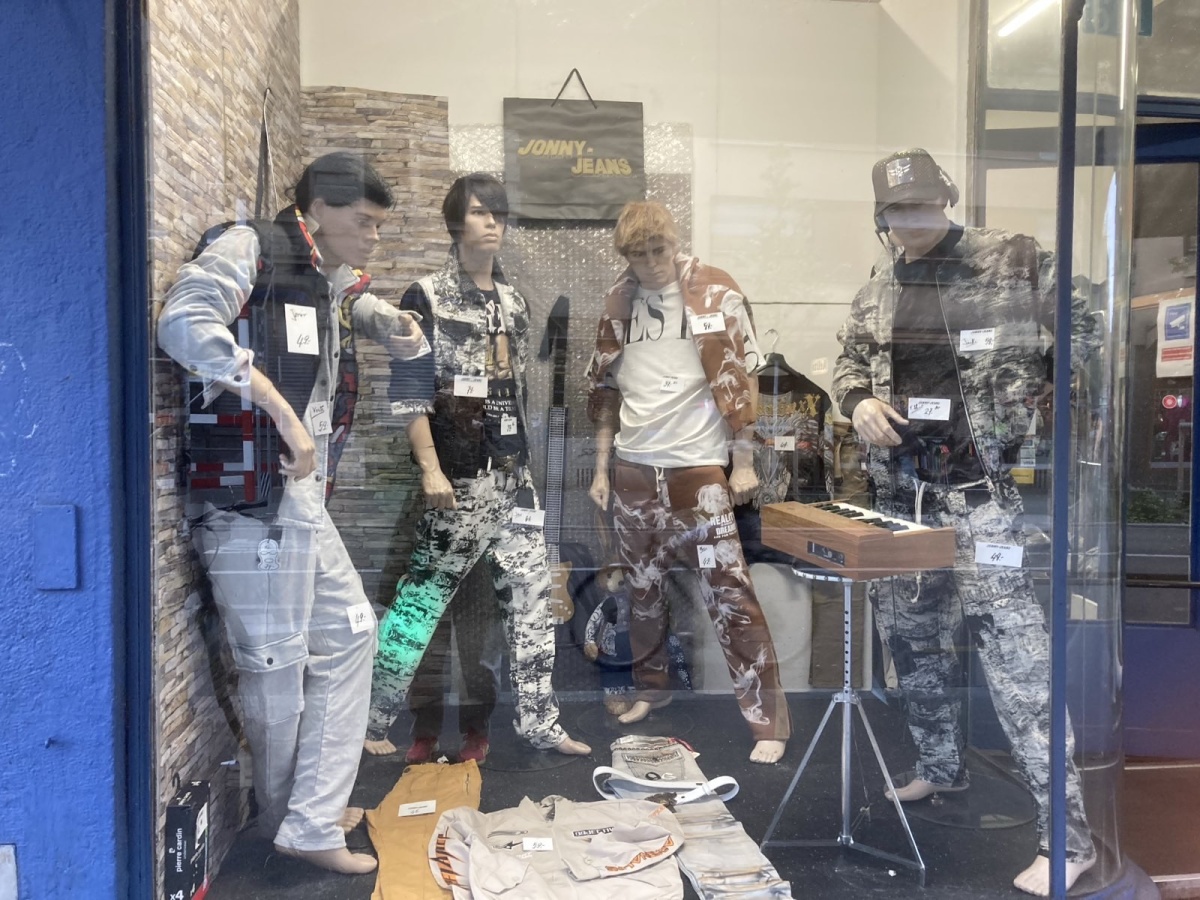 <img alt="" src="/images/5/e/c/6/7/5ec67a9fdd024417986ca037d835b9a7d82bc21c-unterwegs2.jpg?name" />