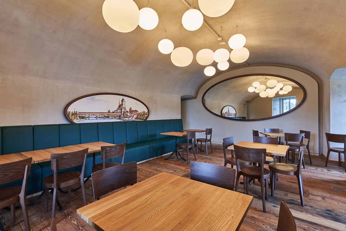 <img alt="" src="/images/d/3/5/c/7/d35c7d5ab20473b6101e1078d9c507ab8088f973-sanierungschlossaarwangencafespiegel-1400.jpg?name" />