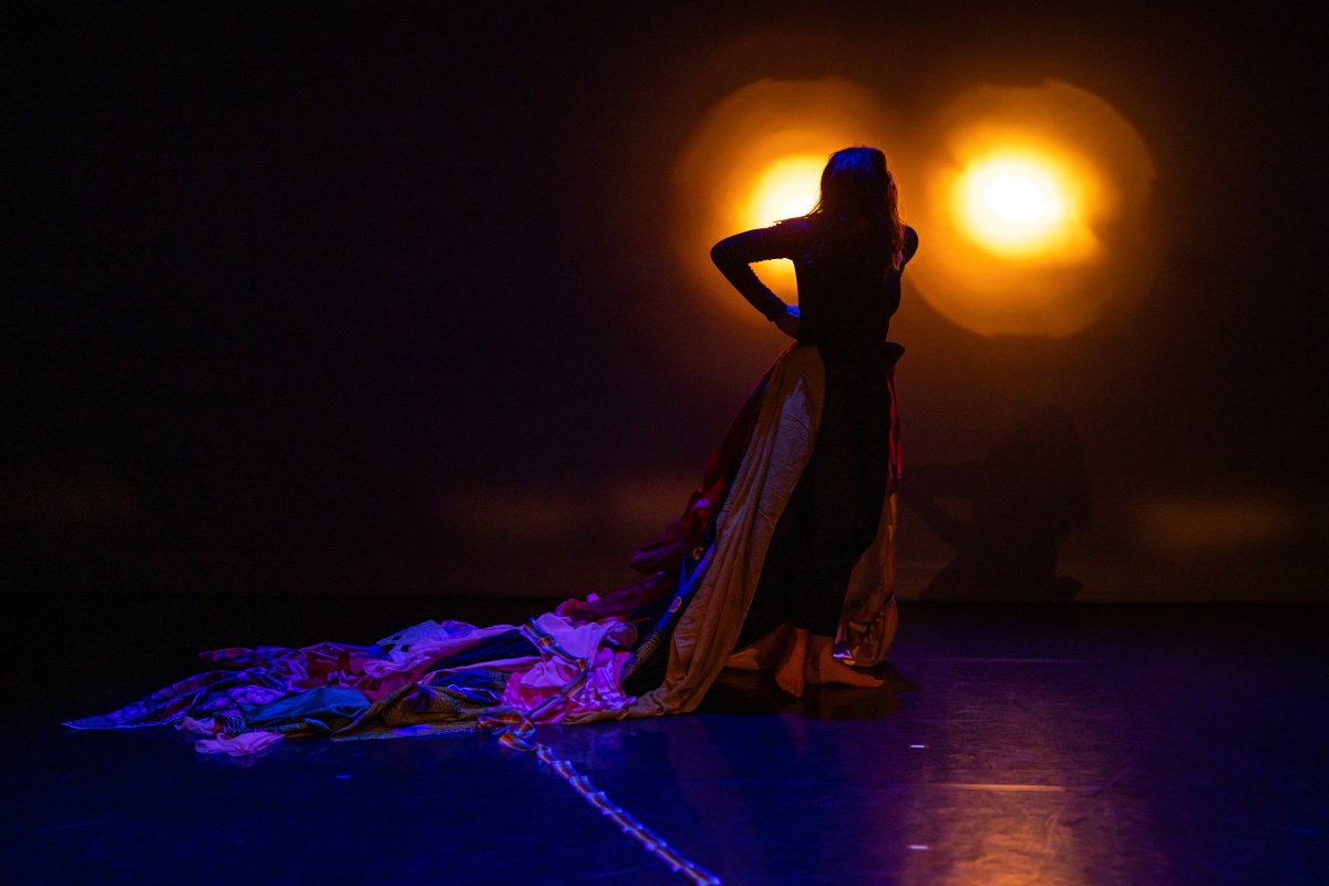 <img alt="" src="/images/7/b/1/d/a/7b1da097e3469fe0fb1333b3589c8400e6e8b6eb-7273silahkanphotogregory-batardon162.jpg?name" />