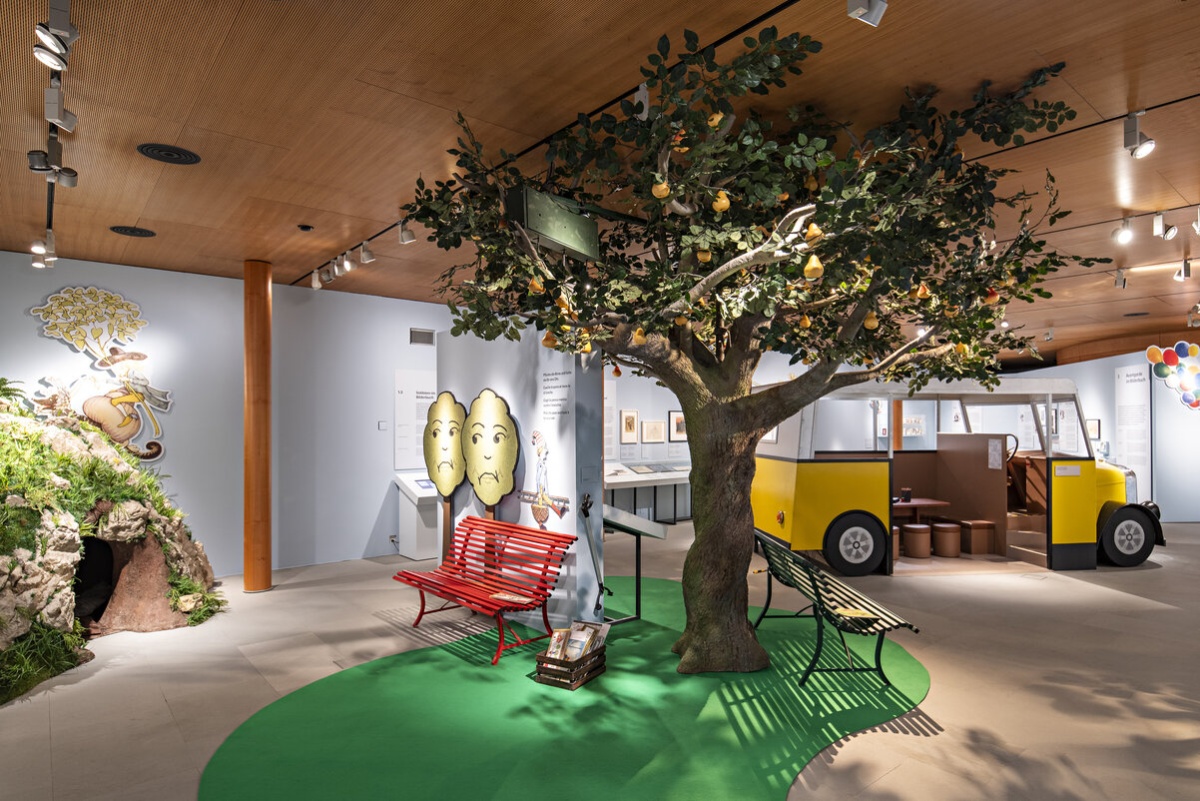 <img alt="" src="/images/9/d/7/f/0/9d7f0f89c95e91fb328dd9a3e8ff47d6752fffa9-02joggelis-birnbaumglobispostautoausstellung-joggeli-pitschi-globiforum-schweizer-geschichte-schwyz-2187941865.jpg?name" />