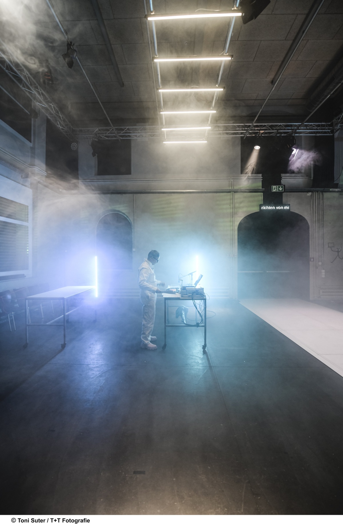 <img alt="" src="/images/5/6/8/9/3/5689379b0f1860cf1510de8d803b20b78e481ab0-fluechtigeseis9.jpg?name" />