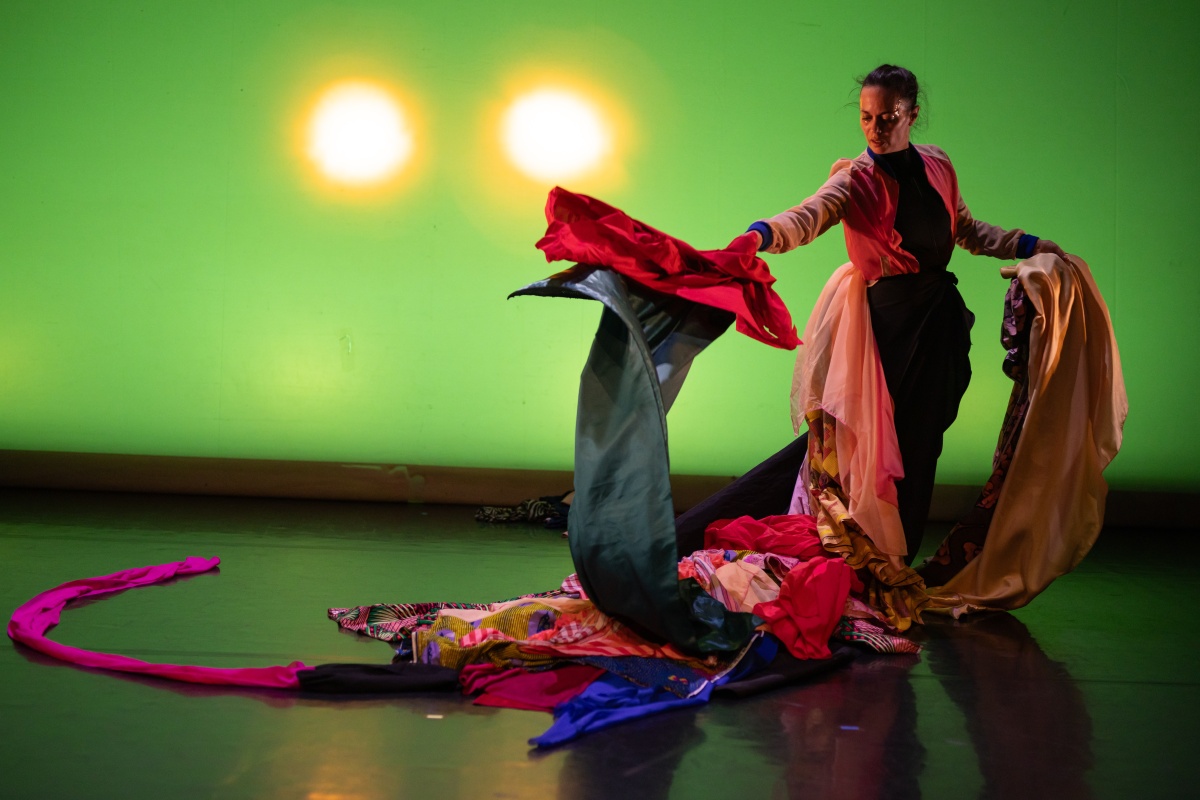 <img alt="" src="/images/4/d/b/b/2/4dbb2cdf78e1c494e4d0476ba2657454c944b83b-7273silahkanphotogregory-batardon80.jpg?name" />