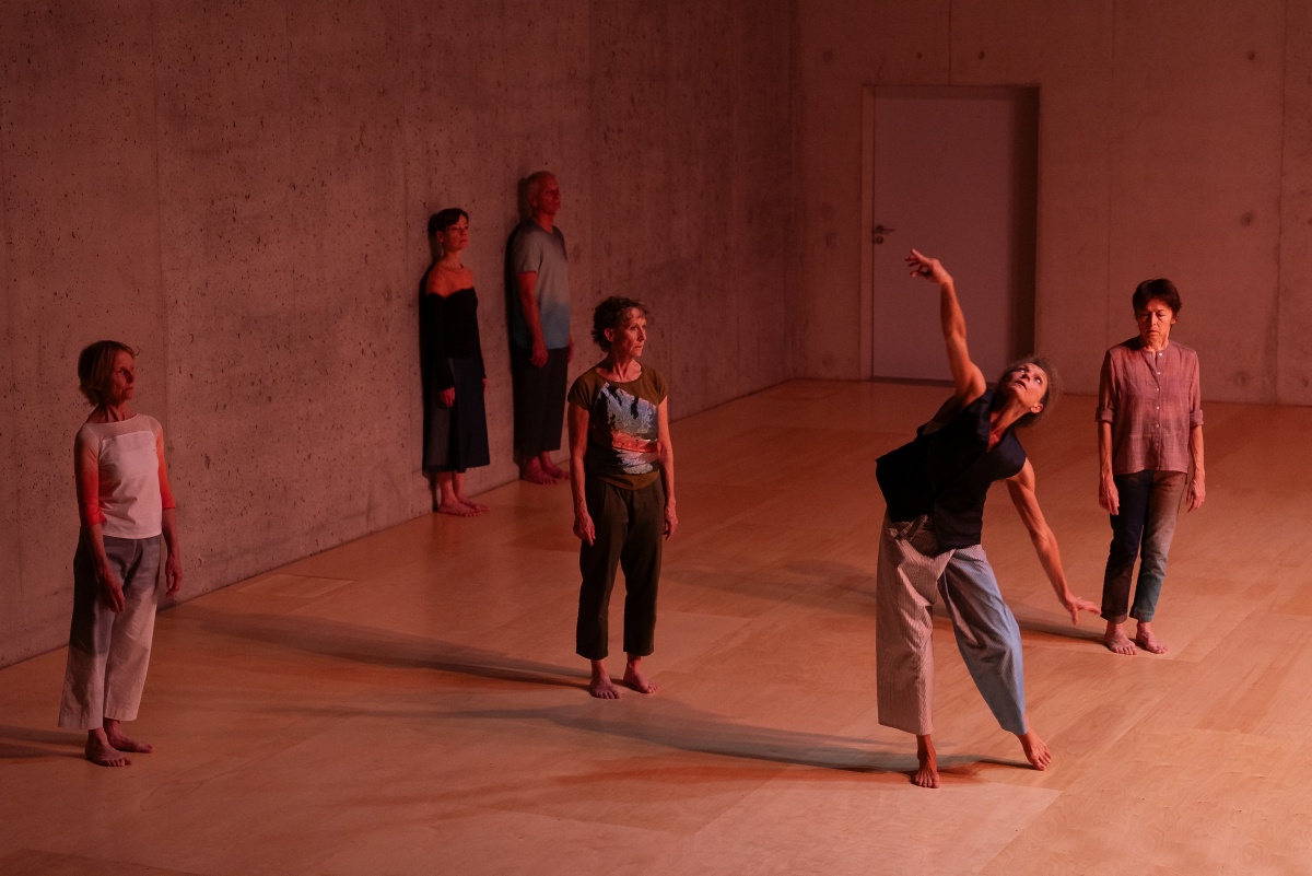 <img alt="" src="/images/8/f/8/6/5/8f865e792d827bef70dabbe738be8ed3d4534c79-dancemeto-theend-25neu-11.jpg?name" />